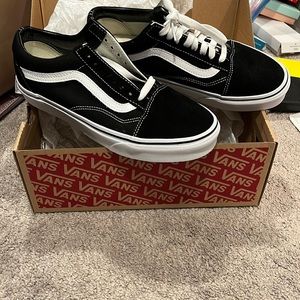 VANS “Old Skool” style